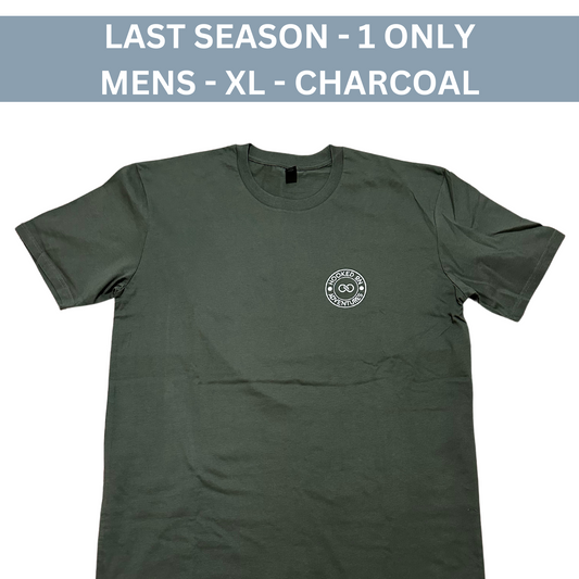 Hooked on Adventures Tee-Shirt CHARCOAL